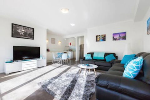 AMAL, 1BDR North Melbourne Apartment - Australian Destinations 0