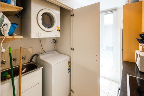 NAOMI, 2BDR South Melbourne Apartment - Australian Destinations 0
