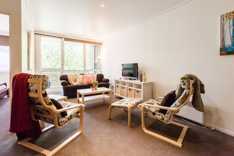 NAOMI, 2BDR South Melbourne Apartment - Australian Destinations 5