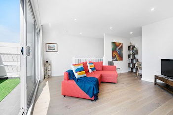 DINA, 2BDR Carlton Apartment - Australian Destinations 0