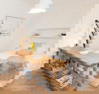 Beautiful Bondi H335 - Australian Destinations