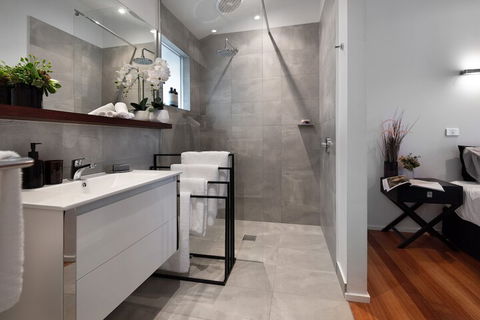 Ahimsa Hepburn - Australian Destinations 7