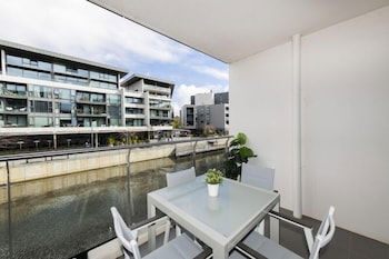 Accommodate Canberra - Lakefront - Australian Destinations 3