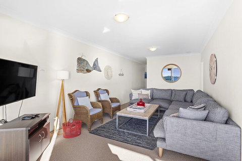 South Pacific Unit  4 - Shoal Bay - Australian Destinations 3