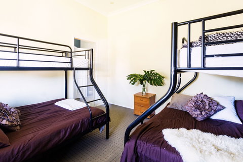 Coal D' Vine Cottage - Cessnock NSW - Australian Destinations 5