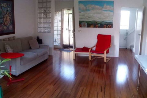 Charles Rooms Guesthouse - Australian Destinations 1