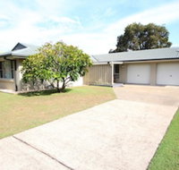 Briney Mia at Hat Head - Australian Destinations