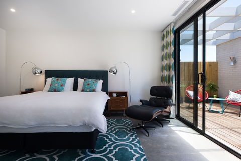 Arenas South - Australian Destinations 2