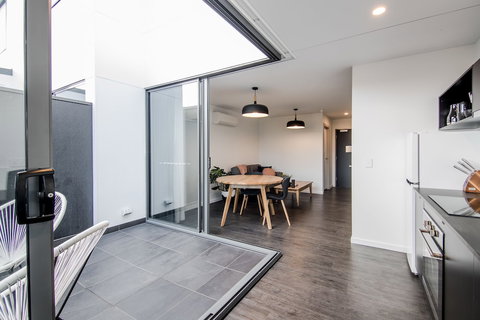 Change Overnight - Australian Destinations 5