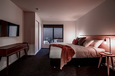 Change Overnight - Australian Destinations 4