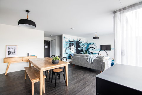 Change Overnight - Australian Destinations 3