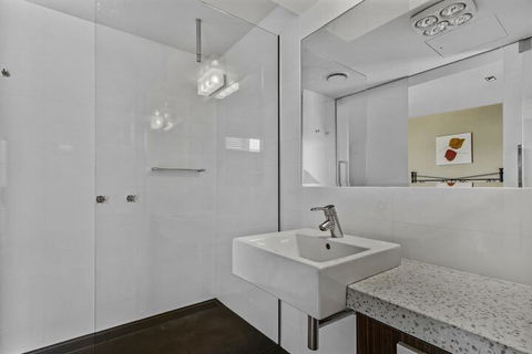 A Window On The Bay - Australian Destinations 6