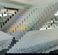 Anchor Down at Hat Head - Australian Destinations