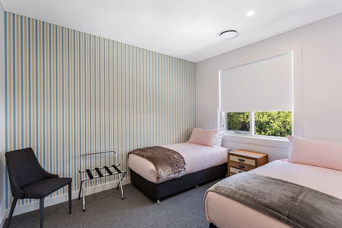 La Luna Shoal Bay - Australian Destinations 3