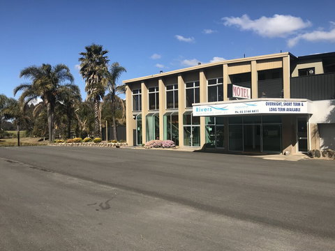 Rivers Apartments & Motel Sale Gippsland - Australian Destinations 6