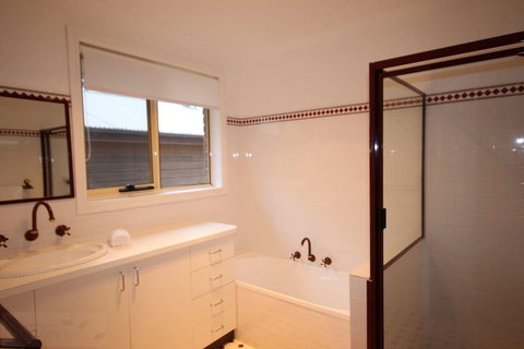 Highland View - Australian Destinations 4