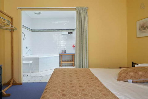 Cottages For Two - Australian Destinations 7