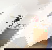 Indulge Apartments - Ontario - Australian Destinations