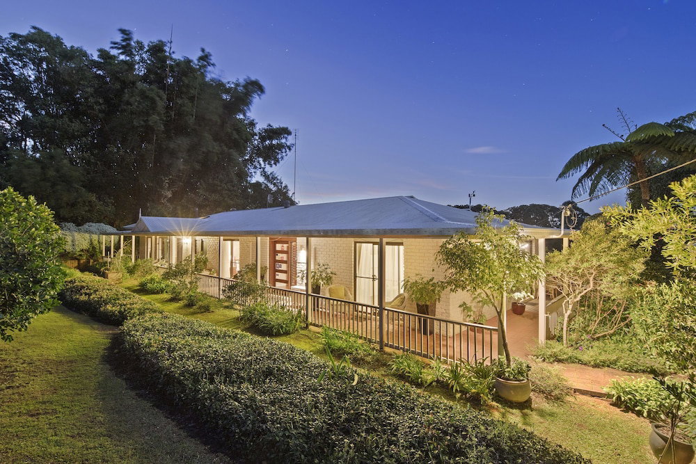 Mapleton QLD Australian Destinations