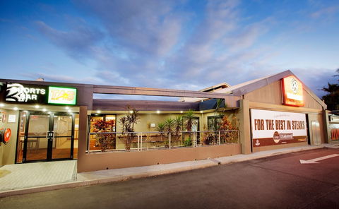 Nightcap At Balaclava Hotel - Australian Destinations 1