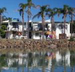 Beachfront 6 25 Willow Street - Australian Destinations