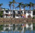 Beachfront 2 25 Willow Street - Australian Destinations