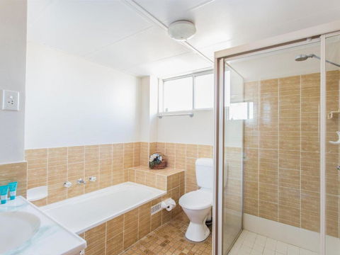 Aquarius 9 Opposite Wallis Lake - Australian Destinations 5