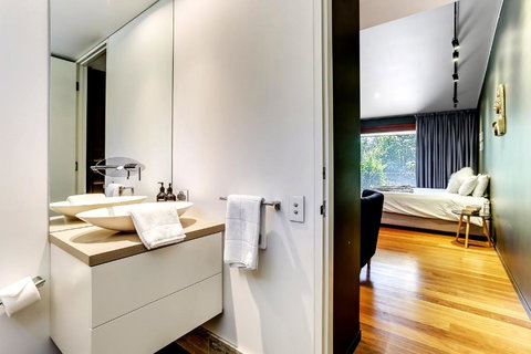 Calanthe Acreage Doonan - Australian Destinations 3