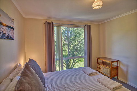 Cockatoo Cabin - Australian Destinations 6