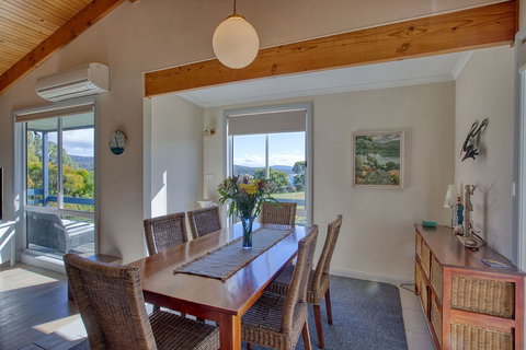 Cockatoo Cabin - Australian Destinations 5