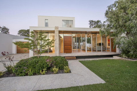 Cinque - Australian Destinations 1