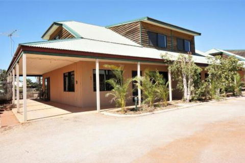 Ningaloo Breeze Villa 4 3 Bedroom Fully Self Contained Holiday Accommodation - Australian Destinations 0
