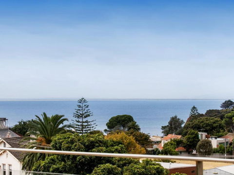 NORTH POINT RETREAT MORNINGTON - Australian Destinations 4