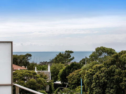 NORTH POINT RETREAT MORNINGTON - Australian Destinations 1