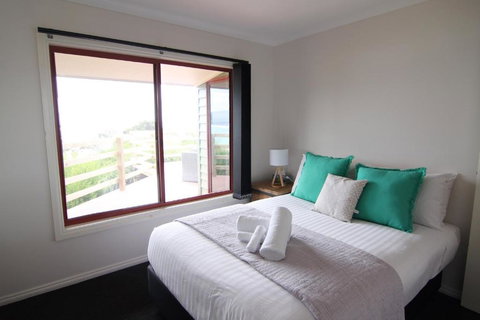 DOLPHIN LOOKOUT COTTAGE Amazing Views Of The Bay Of Fires - Australian Destinations 5