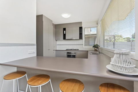 CAPELS REST CAPEL SOUND - Australian Destinations 6