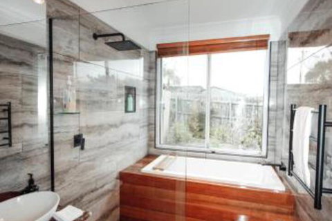 Craypot Cottage Port Campbell - Australian Destinations 6