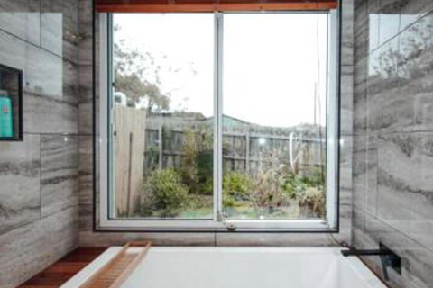 Craypot Cottage Port Campbell - Australian Destinations 2