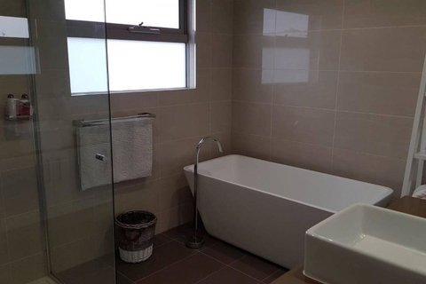 CHELSEA Family Home Close To Beach & Shops - Australian Destinations 1