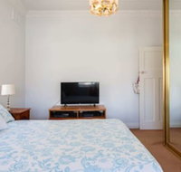 Garden Style Apartment In Prime Location - Australian Destinations