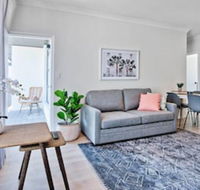 2 Bedroom Apt With Balcony  Air Con in Plympton - Australian Destinations