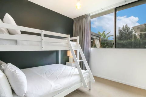 Spacious 2 Bedroom Apartment In Ascot With Large Private Garden - Australian Destinations 1
