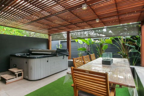 Spacious 2 Bedroom Apartment In Ascot With Large Private Garden - Australian Destinations 7