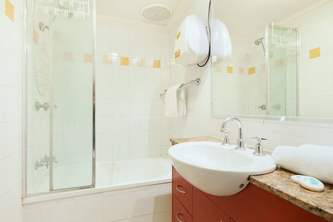 Comfy Coogee 1 Bedroom Hideaway - Australian Destinations 5