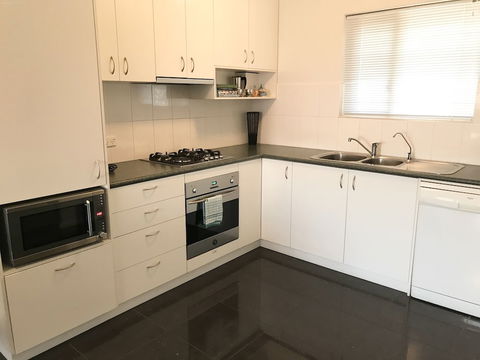 Adelaide Dresscircle Apartments - Archer Street - Australian Destinations 6