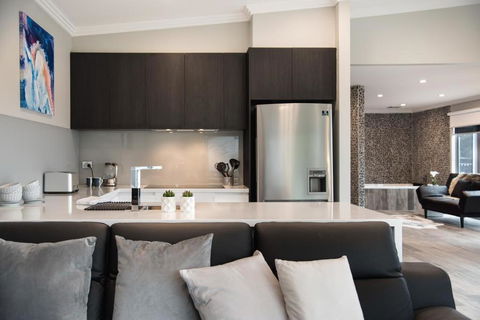 Amelia - Australian Destinations 4