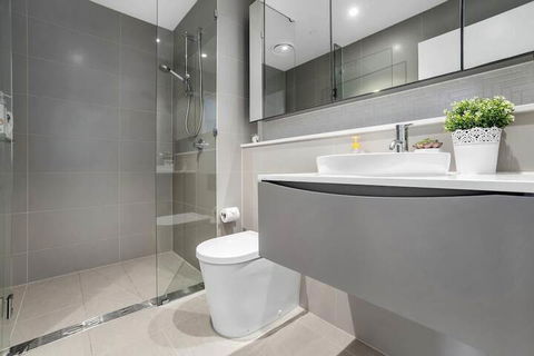 I02-china Town Luxury Service Apartment - Australian Destinations 5