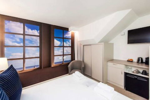 Cosy Mural Studio With Roof Terrace - Australian Destinations 0