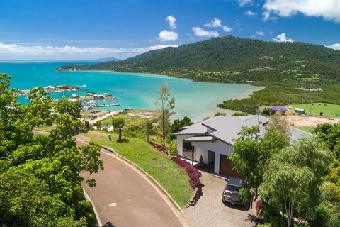 Casa Del Mar Airlie Beach - Australian Destinations 1