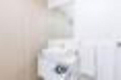 New Modern Apartment With Parking Near Amenities - Australian Destinations 5